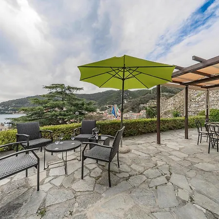 Historic Castle 1 - Sea View & Garden *